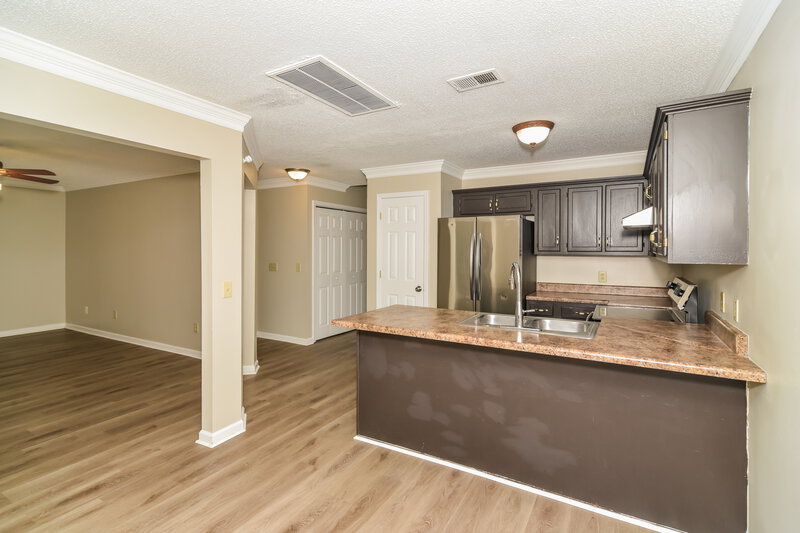 1,900/Mo, 432 Cedar Park Circle La Vergne, TN 37086 Dining Room View