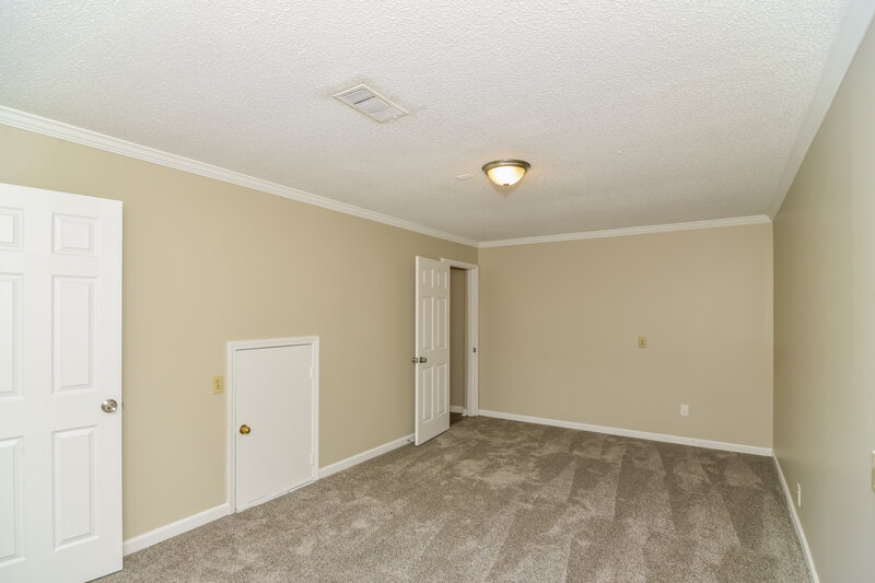 1,900/Mo, 432 Cedar Park Circle La Vergne, TN 37086 Family Room View 2