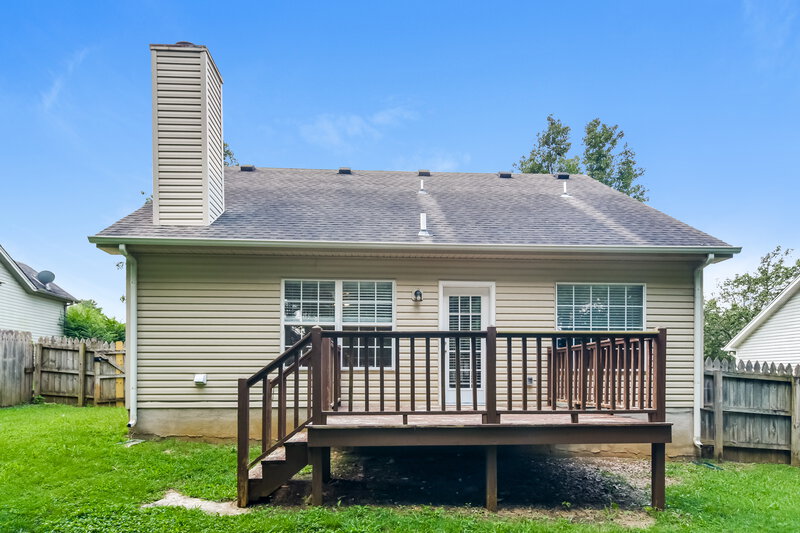 1,900/Mo, 432 Cedar Park Circle La Vergne, TN 37086 Rear View