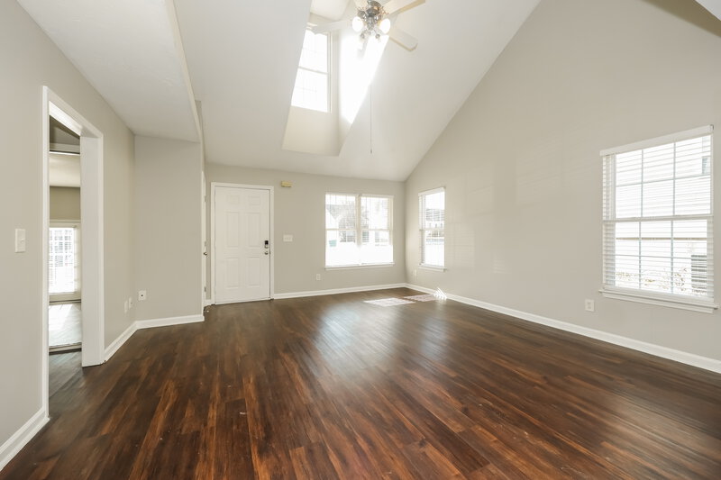 1,705/Mo, 1115 Sima Shabat Court La Vergne, TN 37086 Living Room View