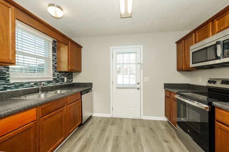 1,705/Mo, 1115 Sima Shabat Court La Vergne, TN 37086 Kitchen View