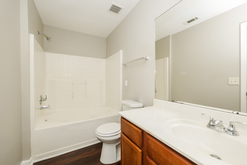 1,705/Mo, 1115 Sima Shabat Court La Vergne, TN 37086 Bathroom View