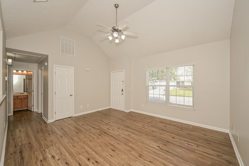 1,740/Mo, 154 Dreville Drive La Vergne, TN 37086 Living Room View 2
