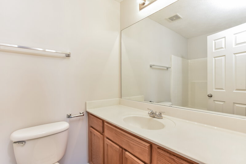 1,605/Mo, 154 Dreville Drive La Vergne, TN 37086 Bathroom View