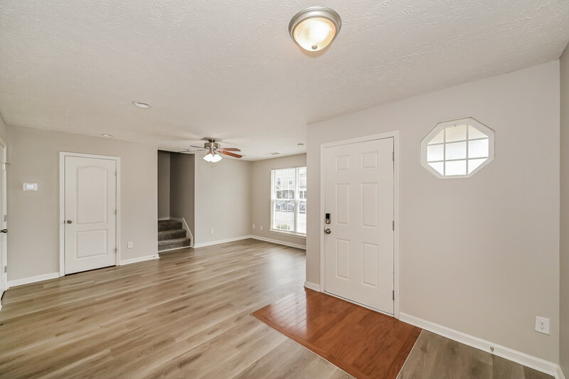 2,050/Mo, 3017 RG Buchanan Drive La Vergne, TN 37086 Living Room View