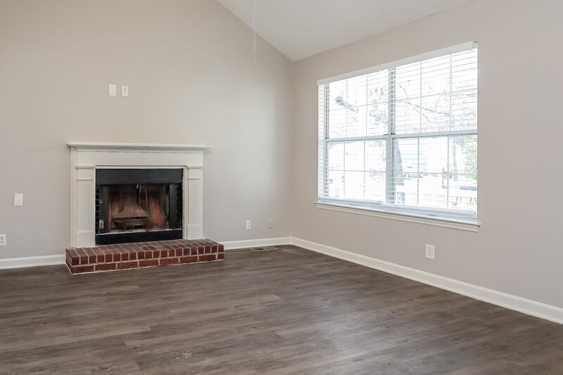 1,785/Mo, 1437 Mohawk Trail Madison, TN 37115 Living Room View 3