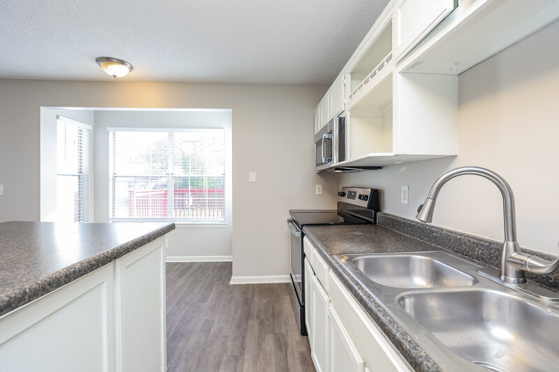 1,785/Mo, 1437 Mohawk Trail Madison, TN 37115 Kitchen View 3