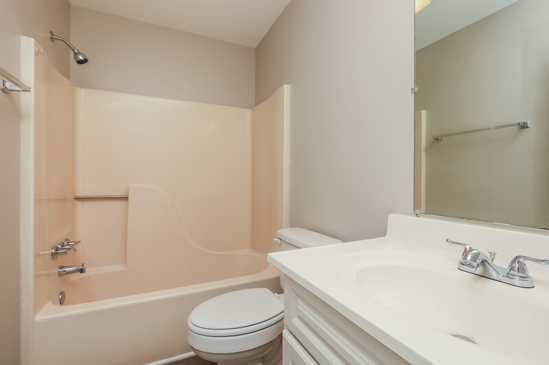 1,785/Mo, 1437 Mohawk Trail Madison, TN 37115 Bathroom View