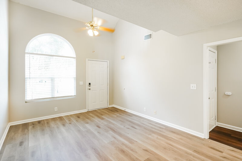 1,815/Mo, 1464 Rochester Drive Murfreesboro, TN 37130 Living Room View 2