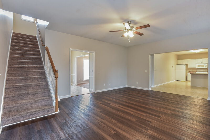 3,440/Mo, 2145 Aberdeen Circle Murfreesboro, TN 37130 Living Room View 2