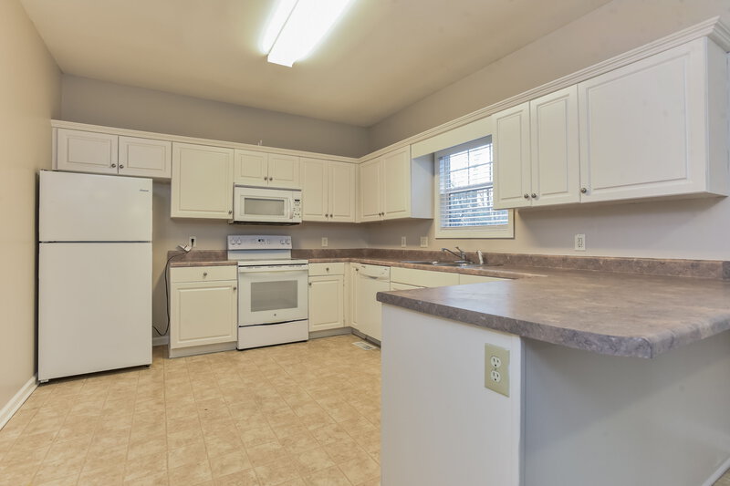 3,440/Mo, 2145 Aberdeen Circle Murfreesboro, TN 37130 Kitchen View