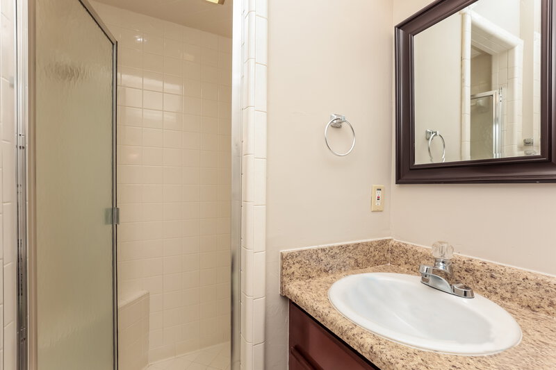 1,960/Mo, 2406 Hillmont Drive Murfreesboro, TN 37129 Bathroom View