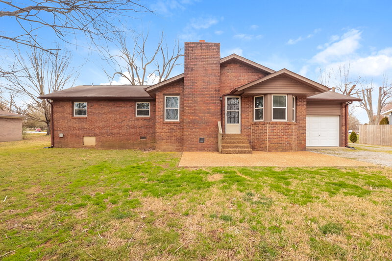 1,960/Mo, 2406 Hillmont Drive Murfreesboro, TN 37129 Rear View