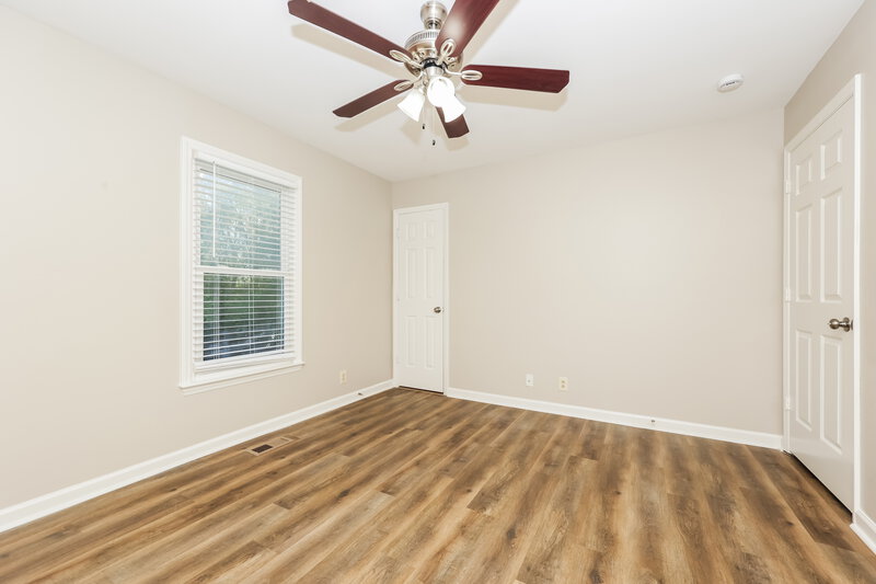 2,045/Mo, 2813 Edward Court Murfreesboro, TN 37129 Main Bedroom View 2