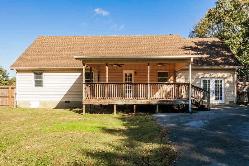 2,045/Mo, 2813 Edward Court Murfreesboro, TN 37129 Rear View