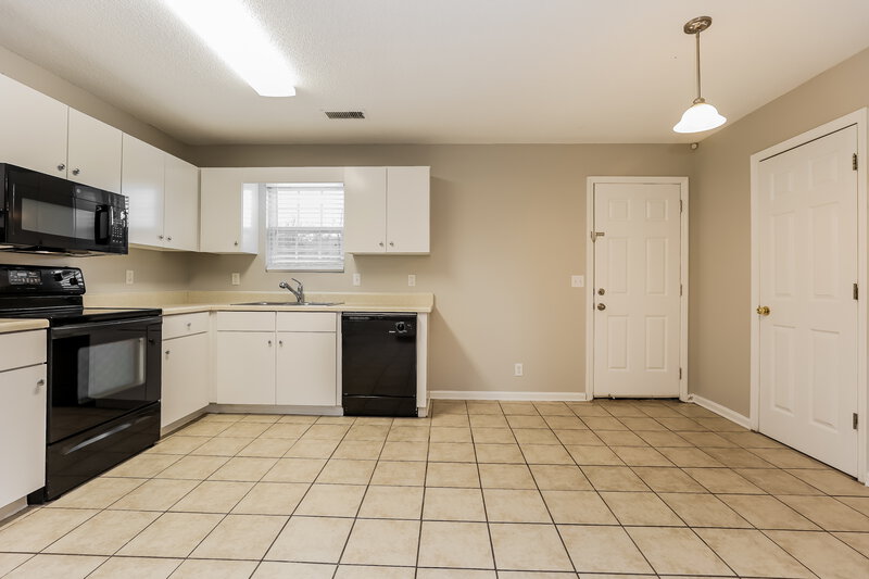 1,595/Mo, 917 Crystal Bear Trail Murfreesboro, TN 37128 Kitchen View 2