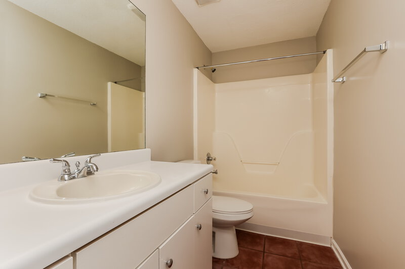1,595/Mo, 917 Crystal Bear Trail Murfreesboro, TN 37128 Bathroom View 2