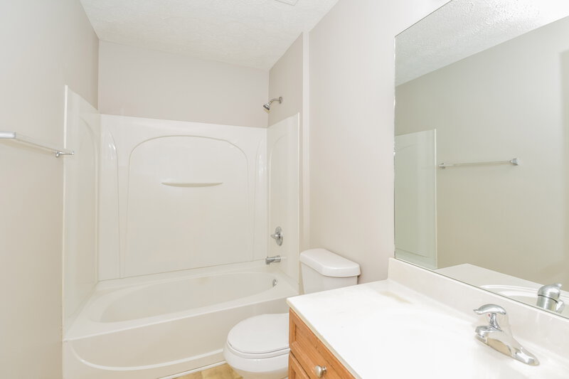 3,480/Mo, 2352 Hockett Drive Nashville, TN 37218 Bathroom View