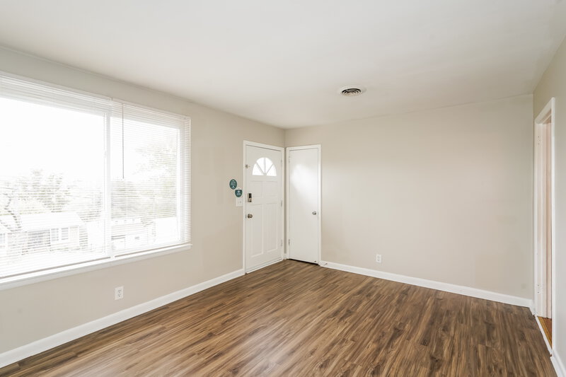 1,775/Mo, 4131 Farmview Drive Nashville, TN 37218 Living Room View