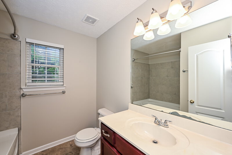 1,880/Mo, 428 Brownstone Street Old Hickory, TN 37138 Main Bathroom View