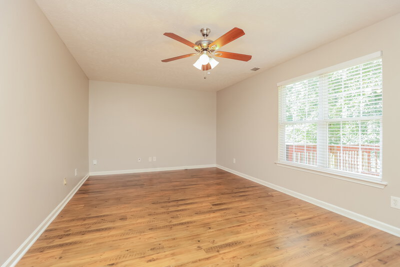 0/Mo, 713 Clear Circle Smyrna, TN 37167 Living Room View