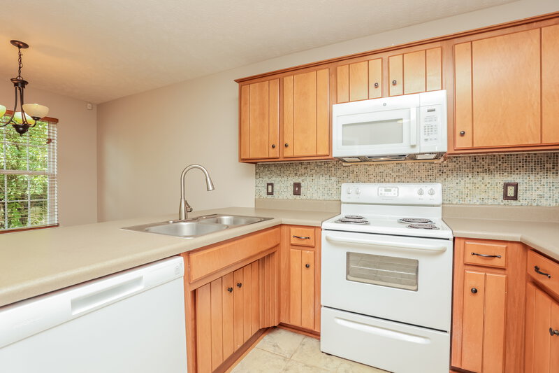 0/Mo, 713 Clear Circle Smyrna, TN 37167 Kitchen View 2