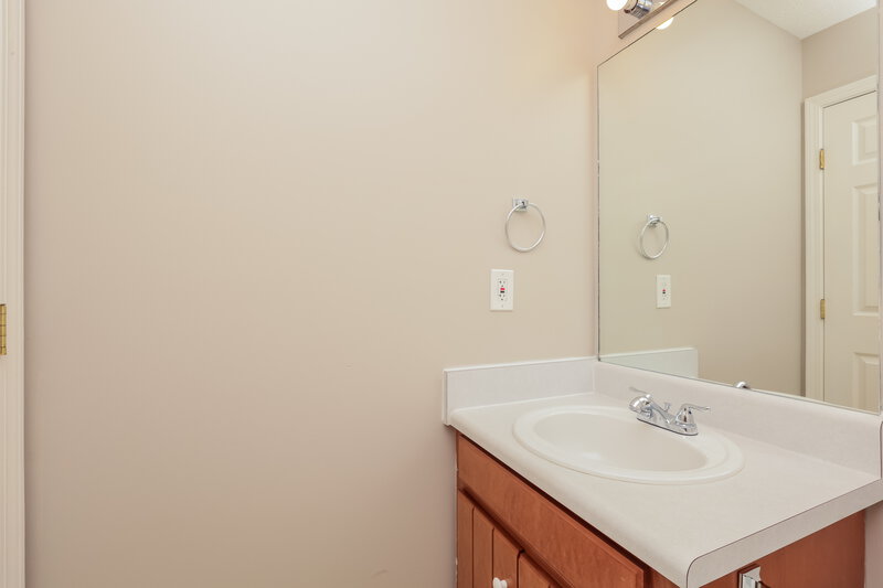 0/Mo, 713 Clear Circle Smyrna, TN 37167 Bathroom View