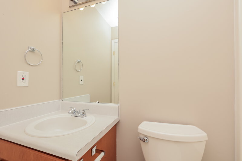 0/Mo, 713 Clear Circle Smyrna, TN 37167 Bathroom View 2