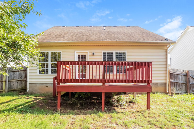 0/Mo, 713 Clear Circle Smyrna, TN 37167 Rear View