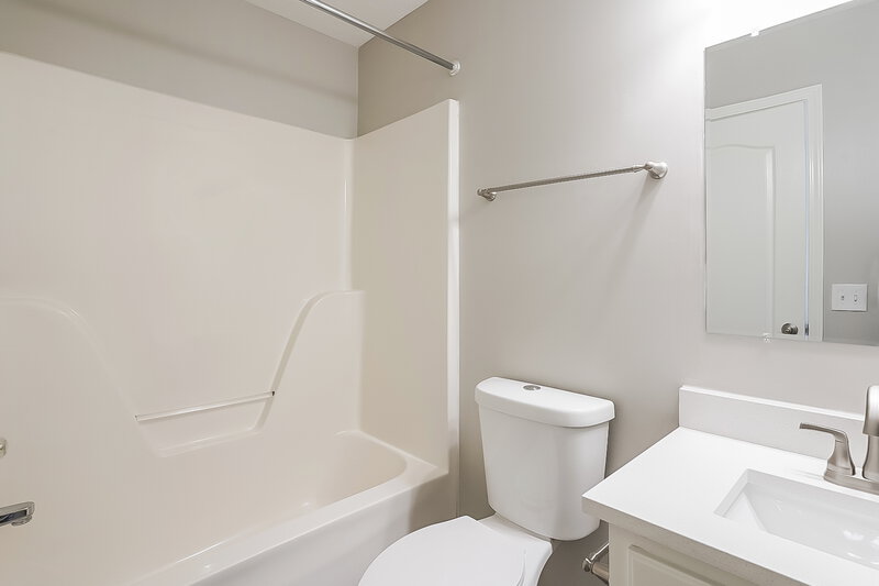 2,200/Mo, 2701 Pepperdine Dr Murfreesboro, TN 37128 Main Bathroom View