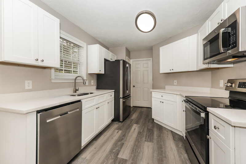 1,700/Mo, 1585 Ridgemont Dr La Vergne, TN 37086 Kitchen View