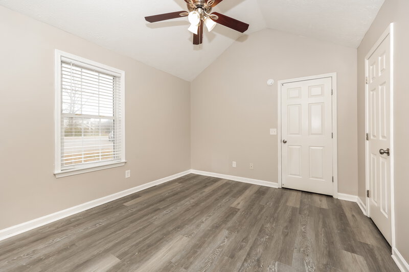 1,700/Mo, 1585 Ridgemont Dr La Vergne, TN 37086 Main Bedroom View 2