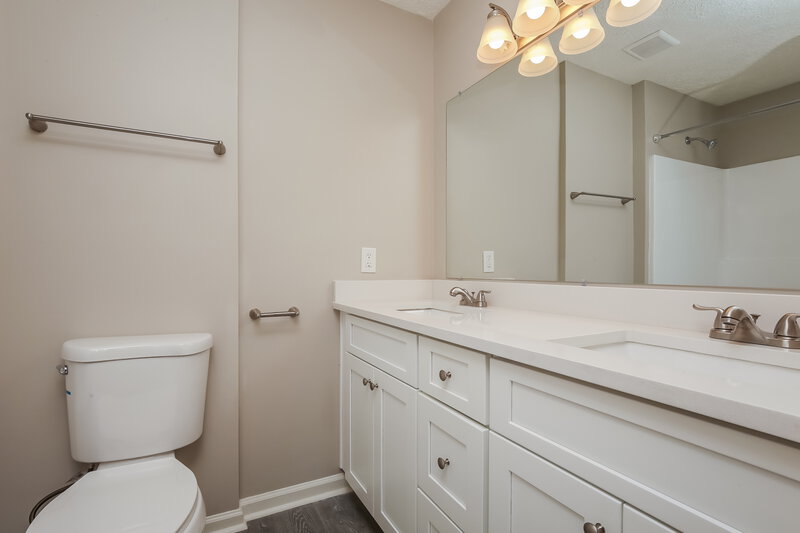 2,255/Mo, 3324 Hamilton Church Rd Antioch, TN 37013 Main Bathroom View