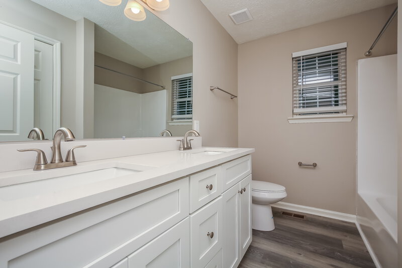 2,255/Mo, 3324 Hamilton Church Rd Antioch, TN 37013 Bathroom View 2