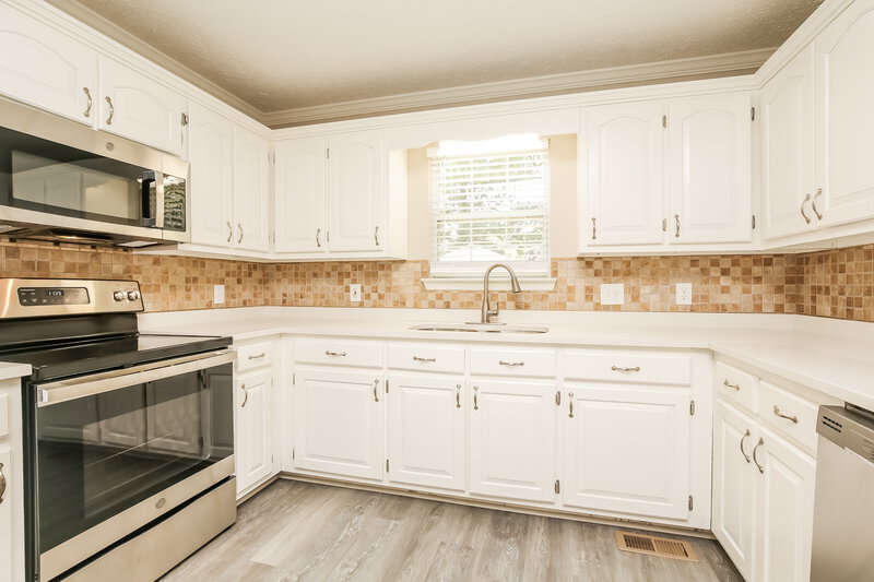 2,220/Mo, 2431 English Hill Dr Murfreesboro, TN 37130 Kitchen View