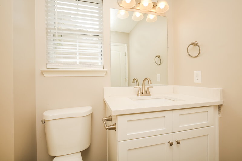 2,220/Mo, 2431 English Hill Dr Murfreesboro, TN 37130 Bathroom View 2