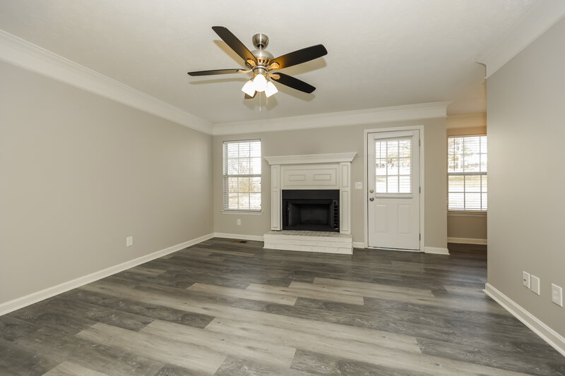 1,790/Mo, 186 Elm St La Vergne, TN 37086 Living Room View