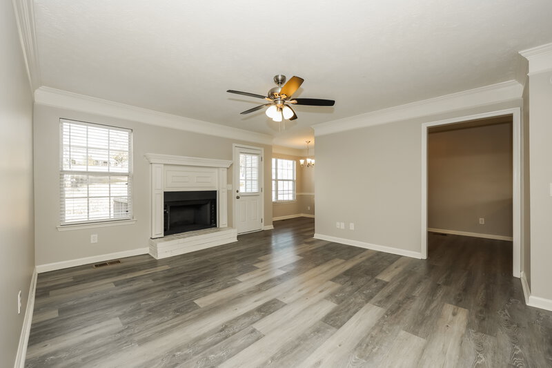 1,790/Mo, 186 Elm St La Vergne, TN 37086 Living Room View 2