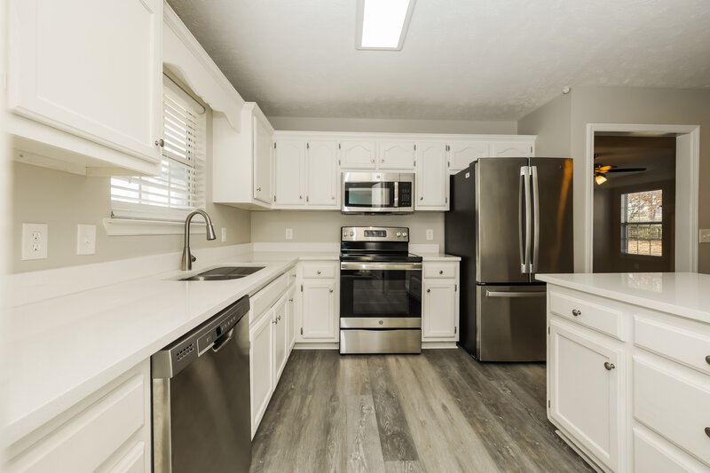 1,790/Mo, 186 Elm St La Vergne, TN 37086 Kitchen View 2