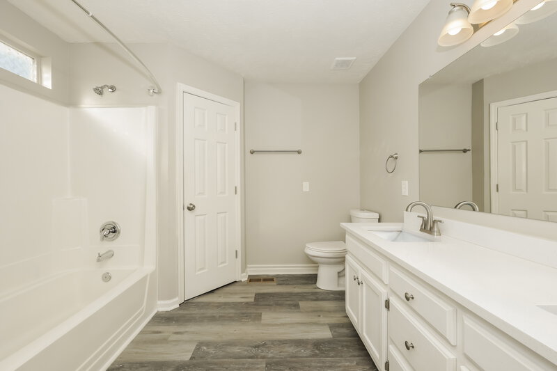 1,790/Mo, 186 Elm St La Vergne, TN 37086 Main Bathroom View