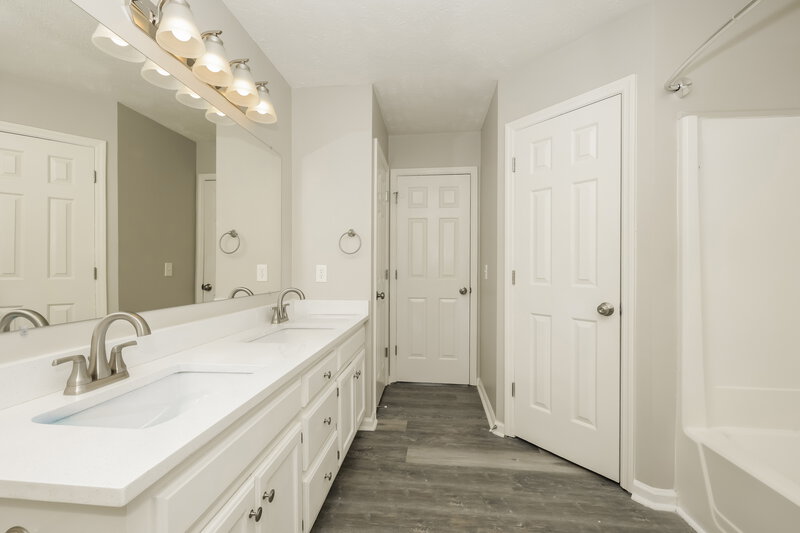 1,790/Mo, 186 Elm St La Vergne, TN 37086 Main Bathroom View 2