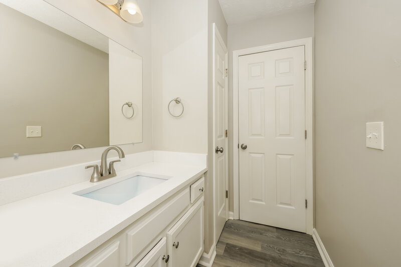 1,790/Mo, 186 Elm St La Vergne, TN 37086 Bathroom View 2