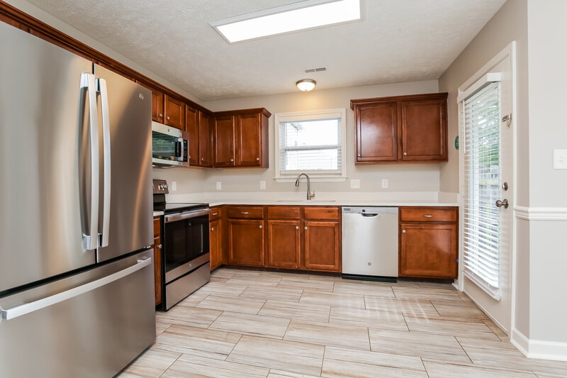 3,060/Mo, 1632 Beaconcrest Cir Murfreesboro, TN 37128 Kitchen View 2