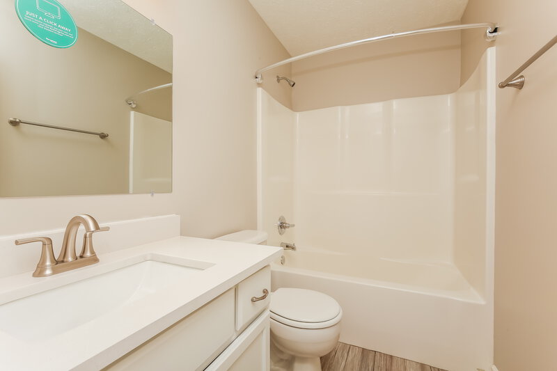 3,060/Mo, 1632 Beaconcrest Cir Murfreesboro, TN 37128 Main Bathroom View