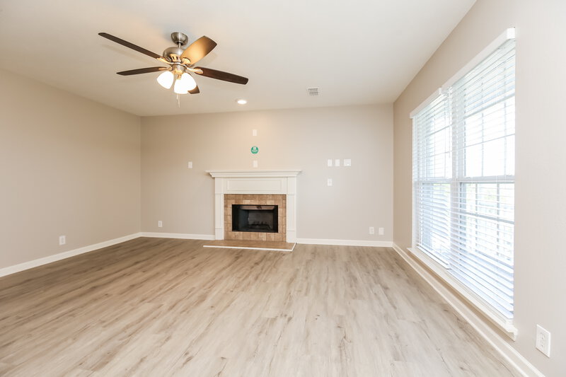 2,990/Mo, 7016 Zither Ln La Vergne, TN 37086 Living Room View