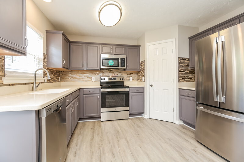 2,990/Mo, 7016 Zither Ln La Vergne, TN 37086 Kitchen View 2