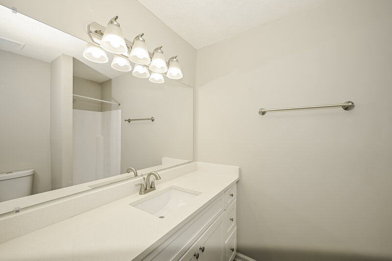 2,335/Mo, 209 Lexington Drive Smyrna, TN 37167 Main Bathroom View