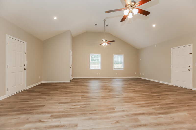 2,210/Mo, 108 Riverwood Dr La Vergne, TN 37086 Family Room View