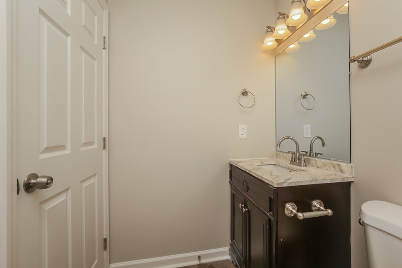 2,210/Mo, 108 Riverwood Dr La Vergne, TN 37086 Main Bathroom View