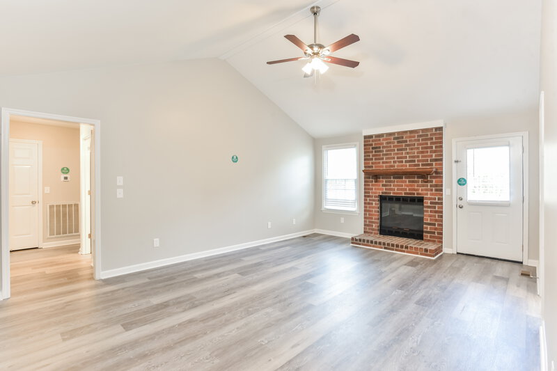 2,110/Mo, 3004 W Towne Village Ct Antioch, TN 37013 Living Room View 3